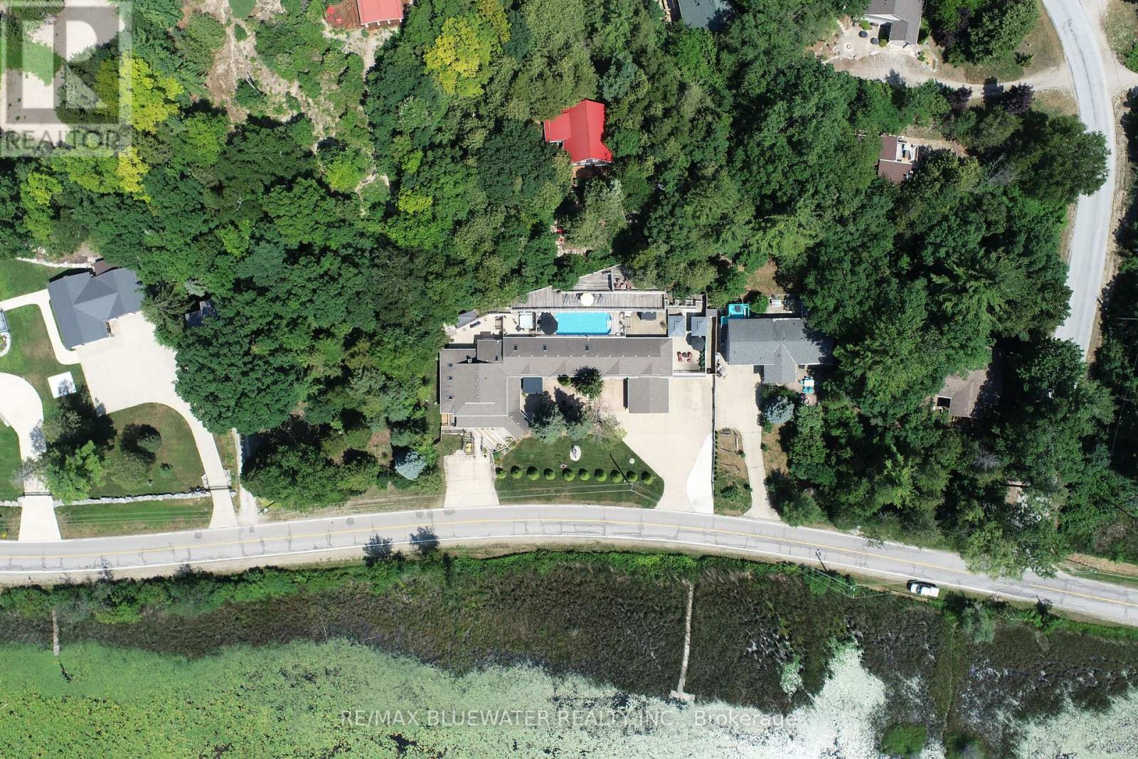 7196 Outer Drive, Lambton Shores (Port Franks), Ontario, N0M2L0, Lambton Shores (Port Franks), Ontario — photo 5 of 5