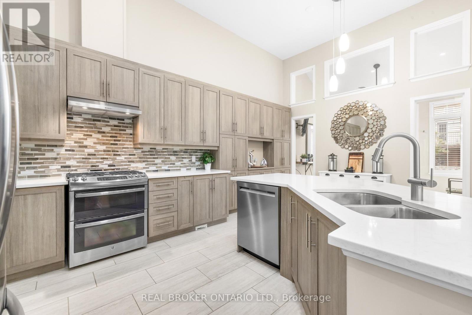 3 Bed, 3 Bath House for Sale in Ottawa – 132 MACASSA CIRCLE, Ottawa – MLS# X13751746 - Image 25