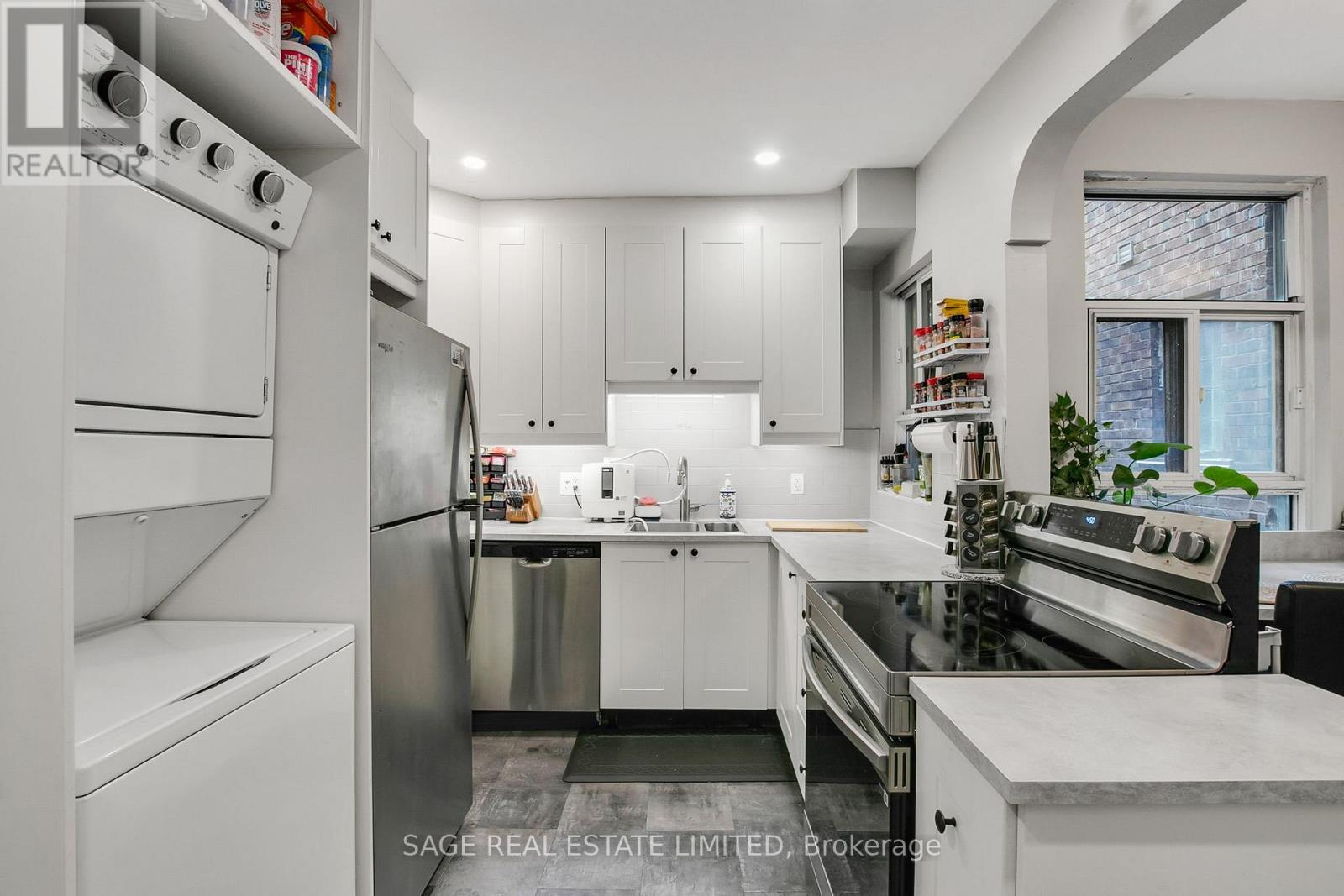 #204 1840 BATHURST STREET - 2