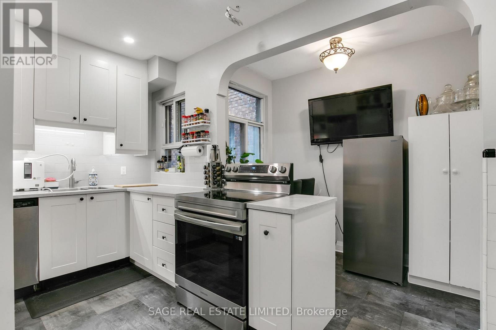 #204 1840 BATHURST STREET - Image 4