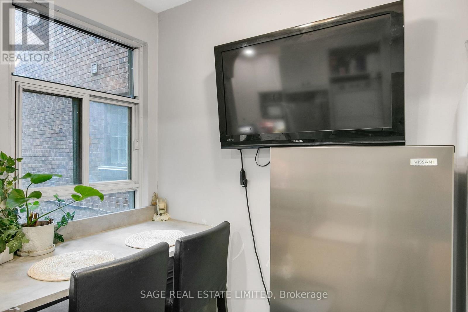 #204 1840 BATHURST STREET - 6