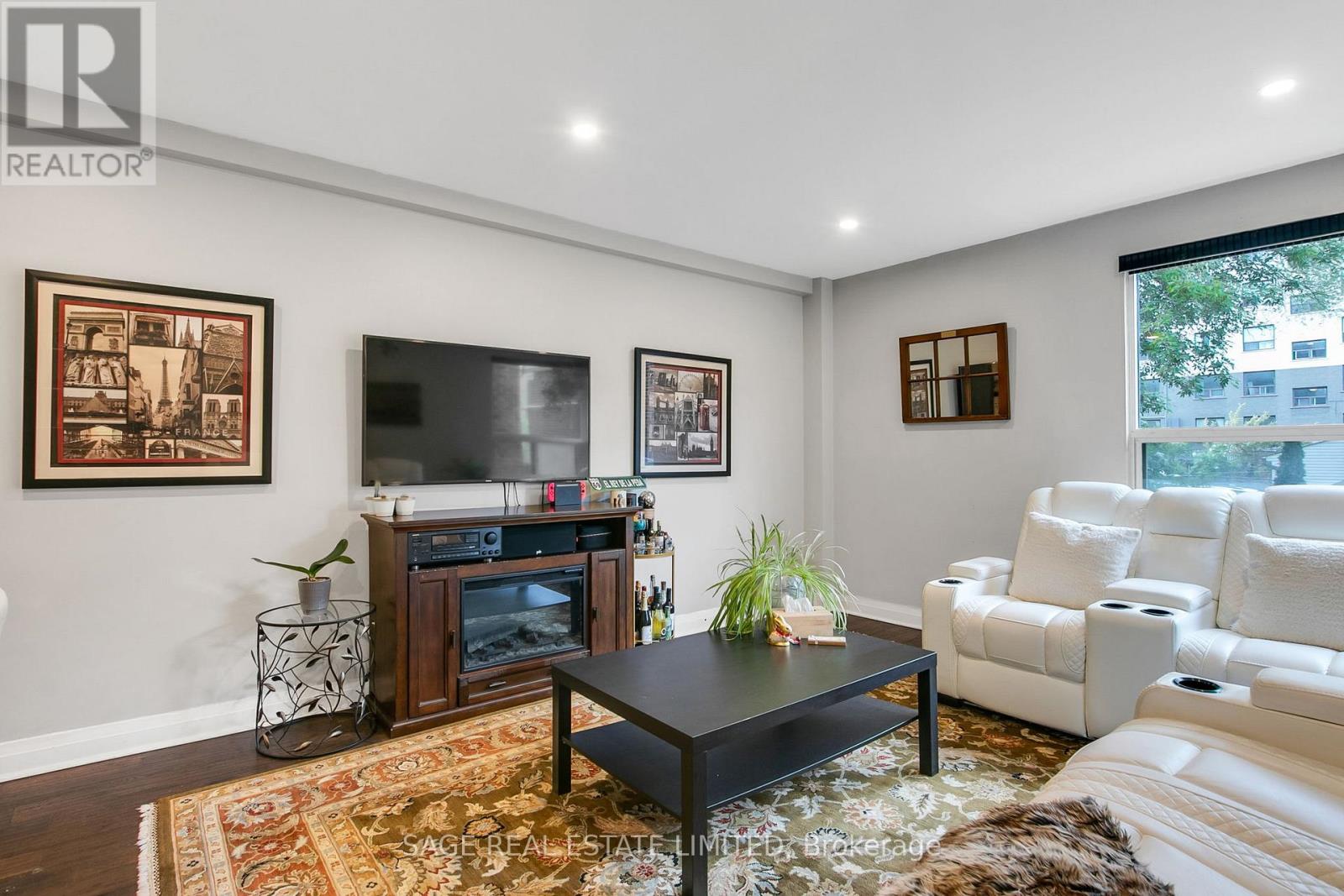#204 1840 BATHURST STREET - 8