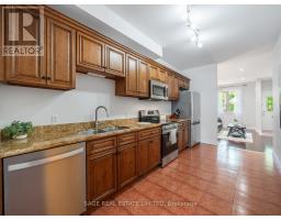 Family room - 251a Chisholm Avenue, Toronto, ON M4C4W5 Photo 6