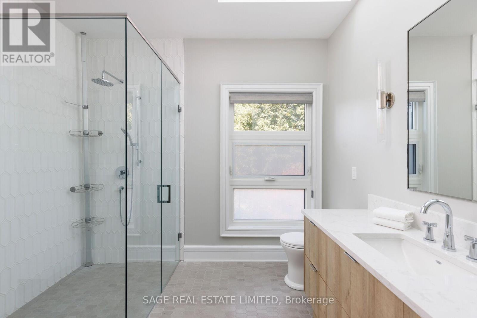 79 FISHLEIGH DRIVE - 40