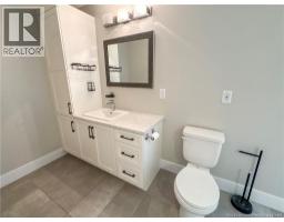 35 Anastasia Crescent, photo 24