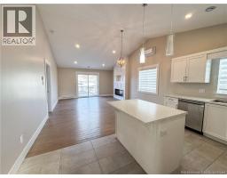 35 Anastasia Crescent, photo 3