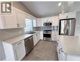 35 Anastasia Crescent, photo 6