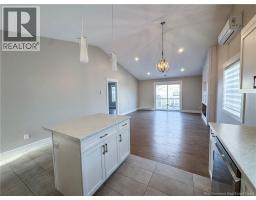 35 Anastasia Crescent, photo 9