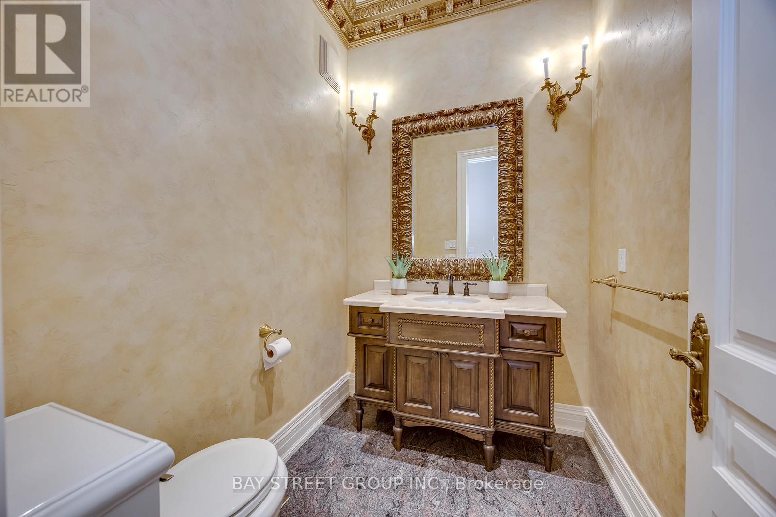 56 WINCHESTER LANE - 22