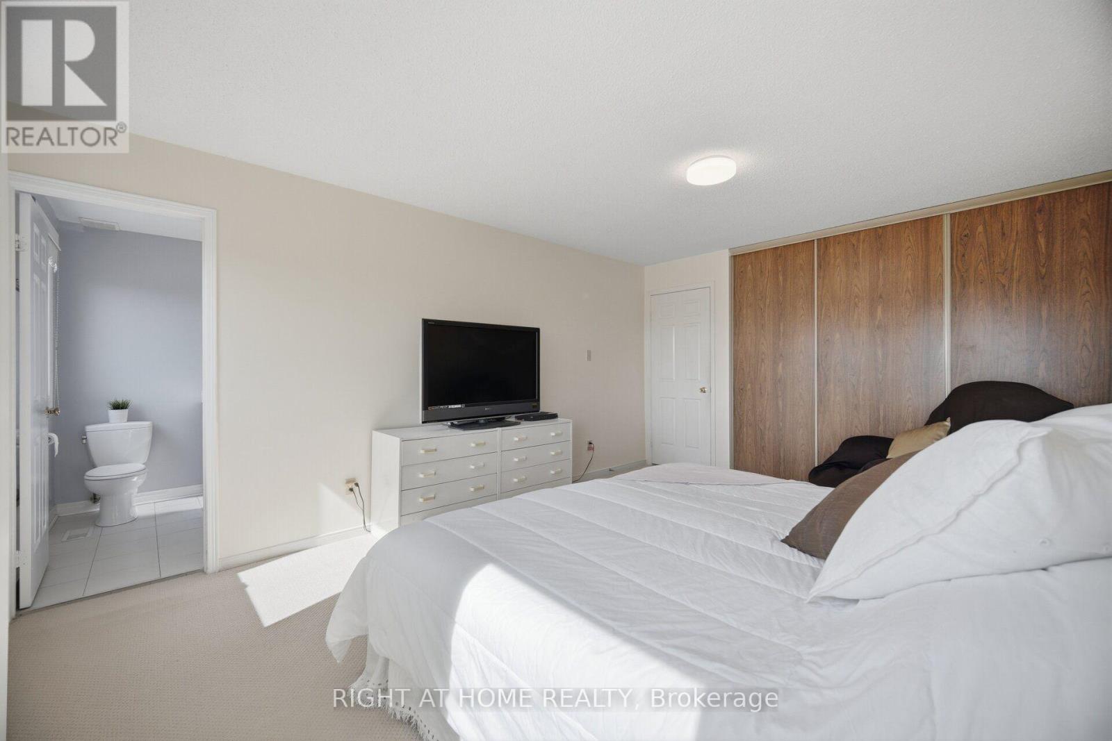 236 AUSTIN DRIVE - Image 25