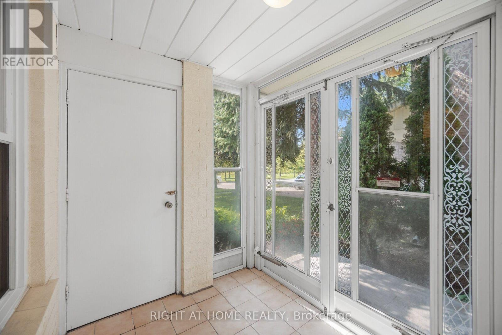 236 AUSTIN DRIVE - 5