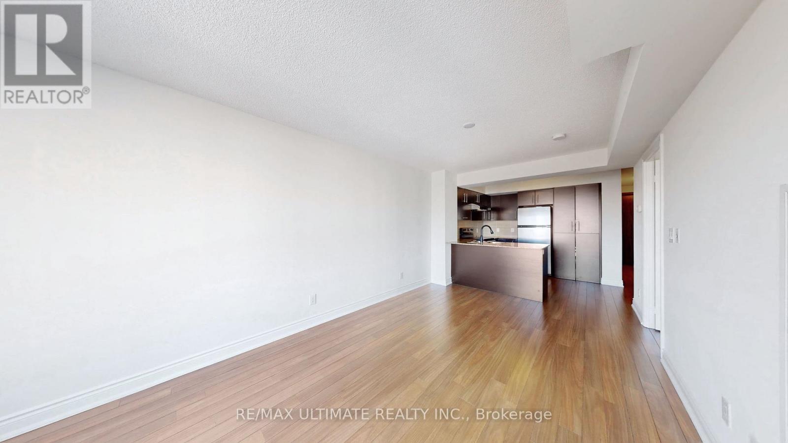 #718 273 SOUTH PARK ROAD - 7