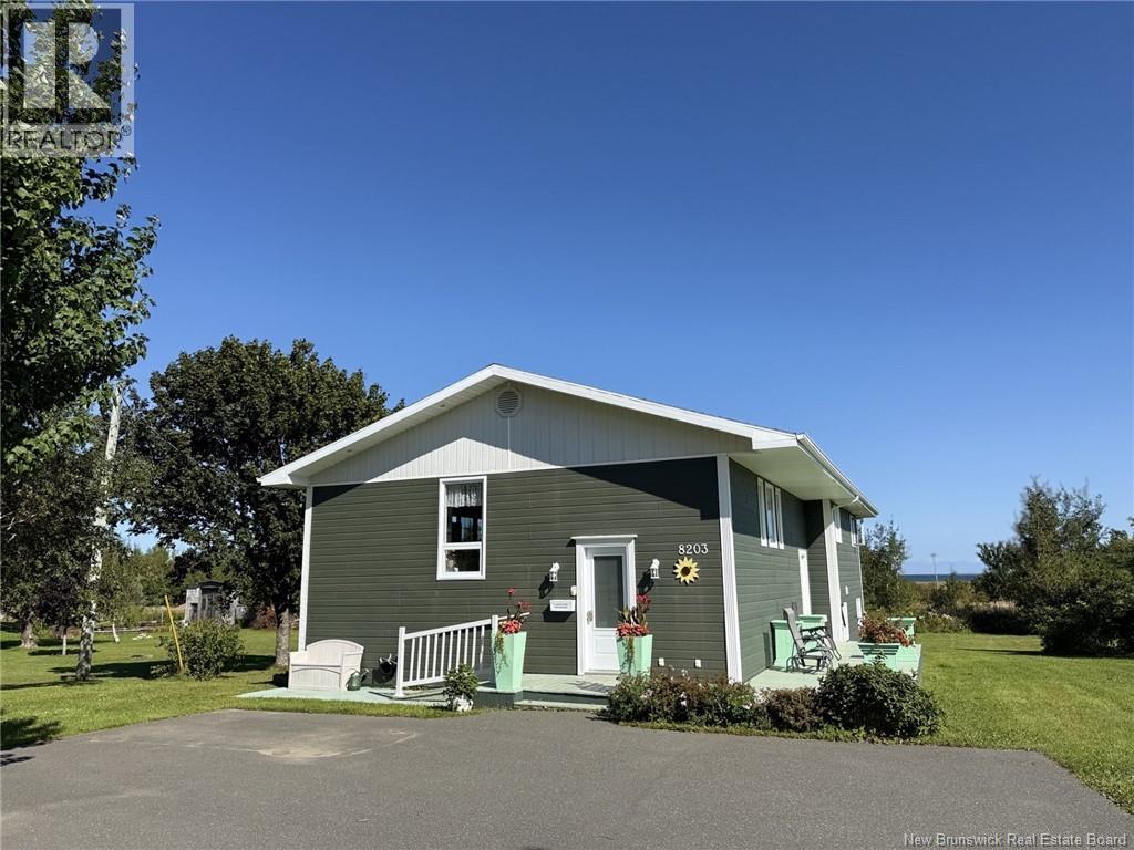 8203 Rue St-Paul, Bas-Caraquet — photo 1