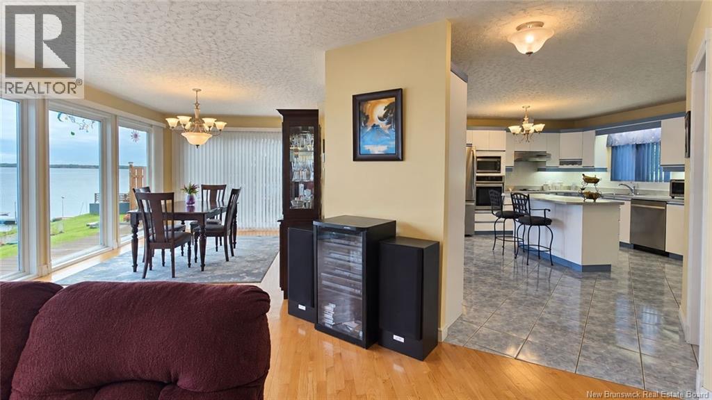 894 rue des Chalets Street - 13