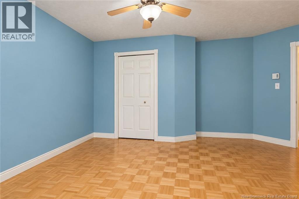 894 rue des Chalets Street - 27