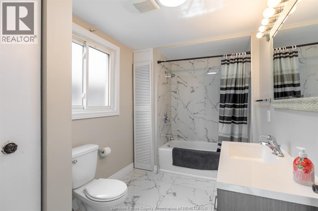 1761 Benjamin AVENUE - 15