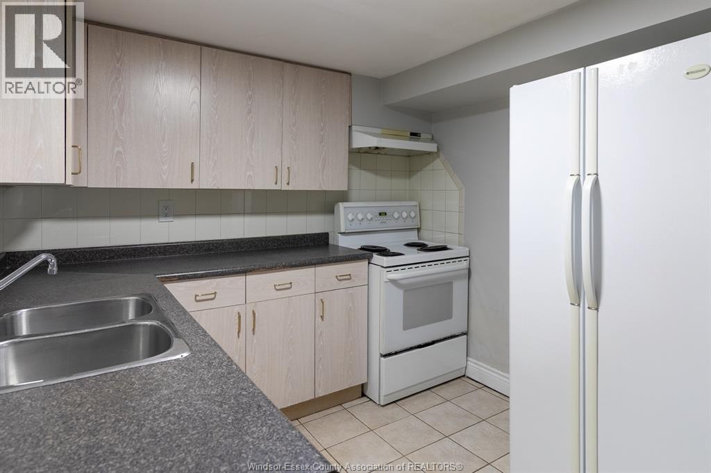 1761 Benjamin AVENUE - 21