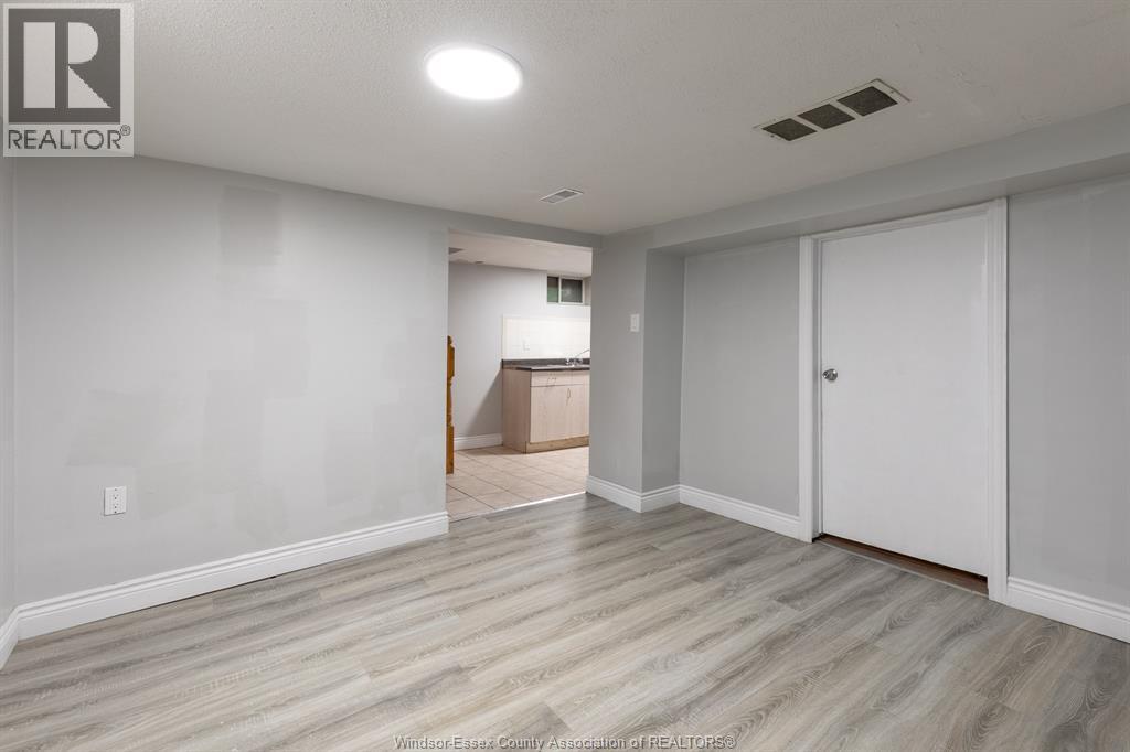 1761 Benjamin AVENUE - 23