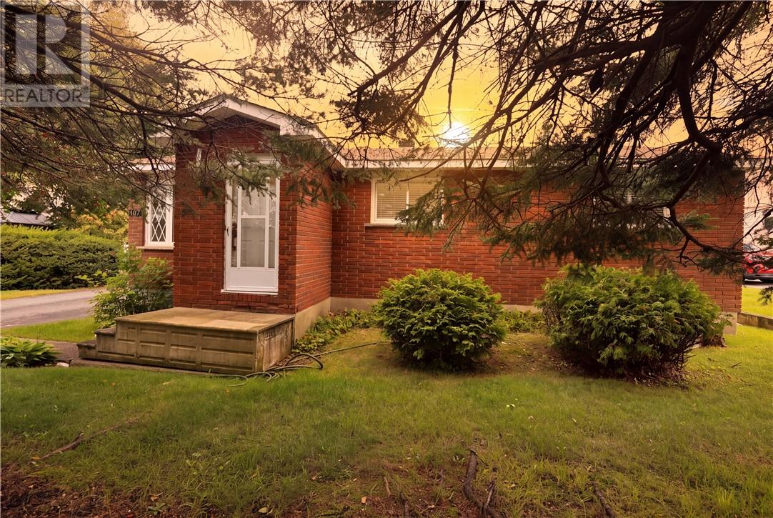 407 Haig Street - 46