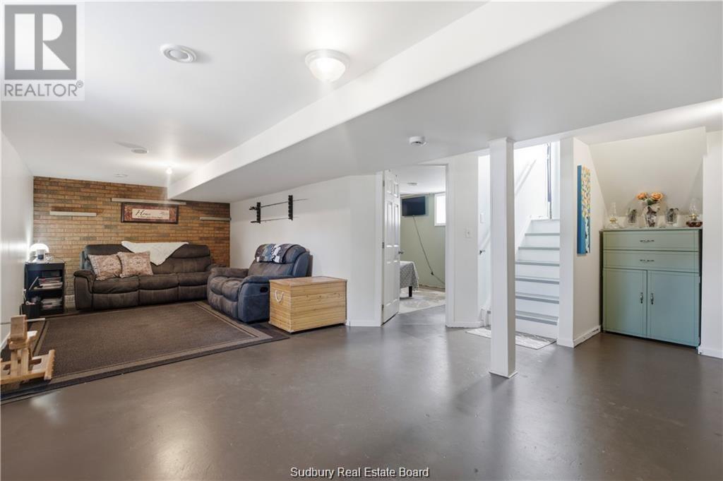 43 Shamess Crescent - 26