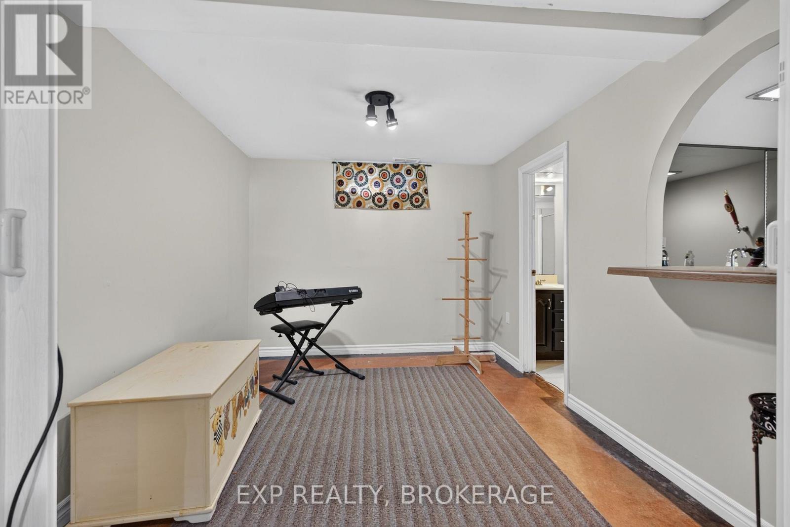 920 SAFARI DRIVE - Image 26