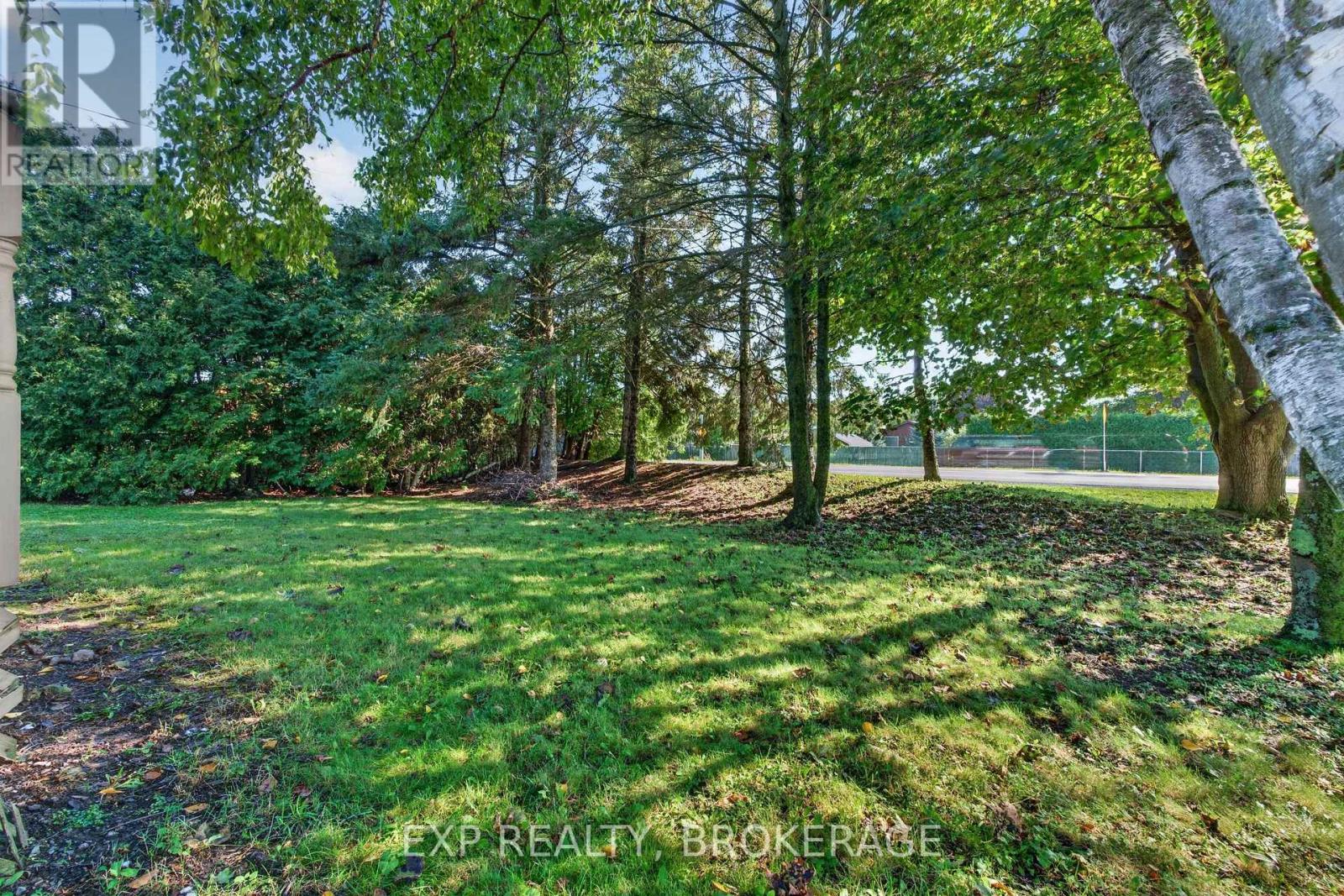 920 SAFARI DRIVE - Image 32