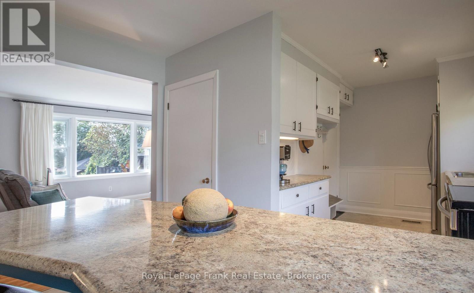 387 ABERDEEN AVENUE - 11