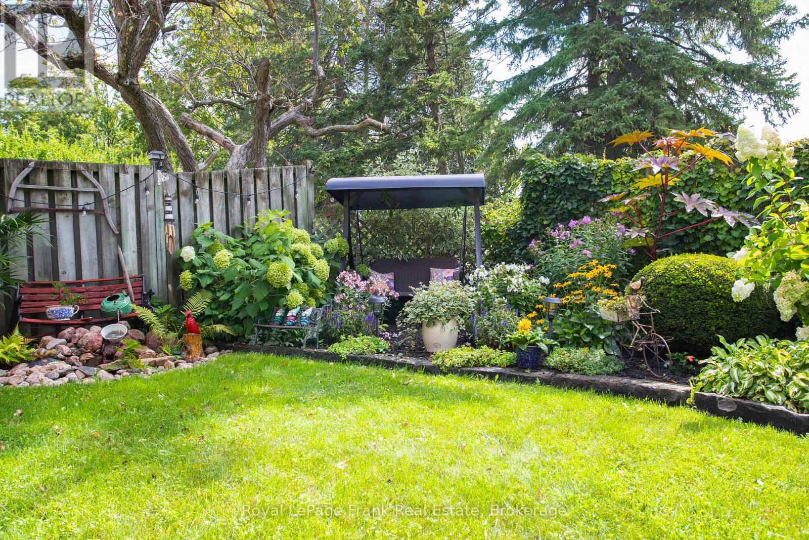 387 ABERDEEN AVENUE - 32