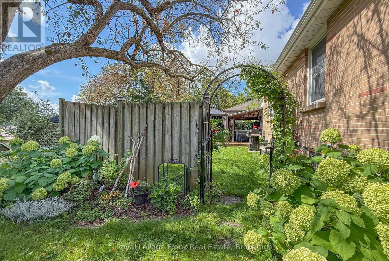 387 ABERDEEN AVENUE - 39