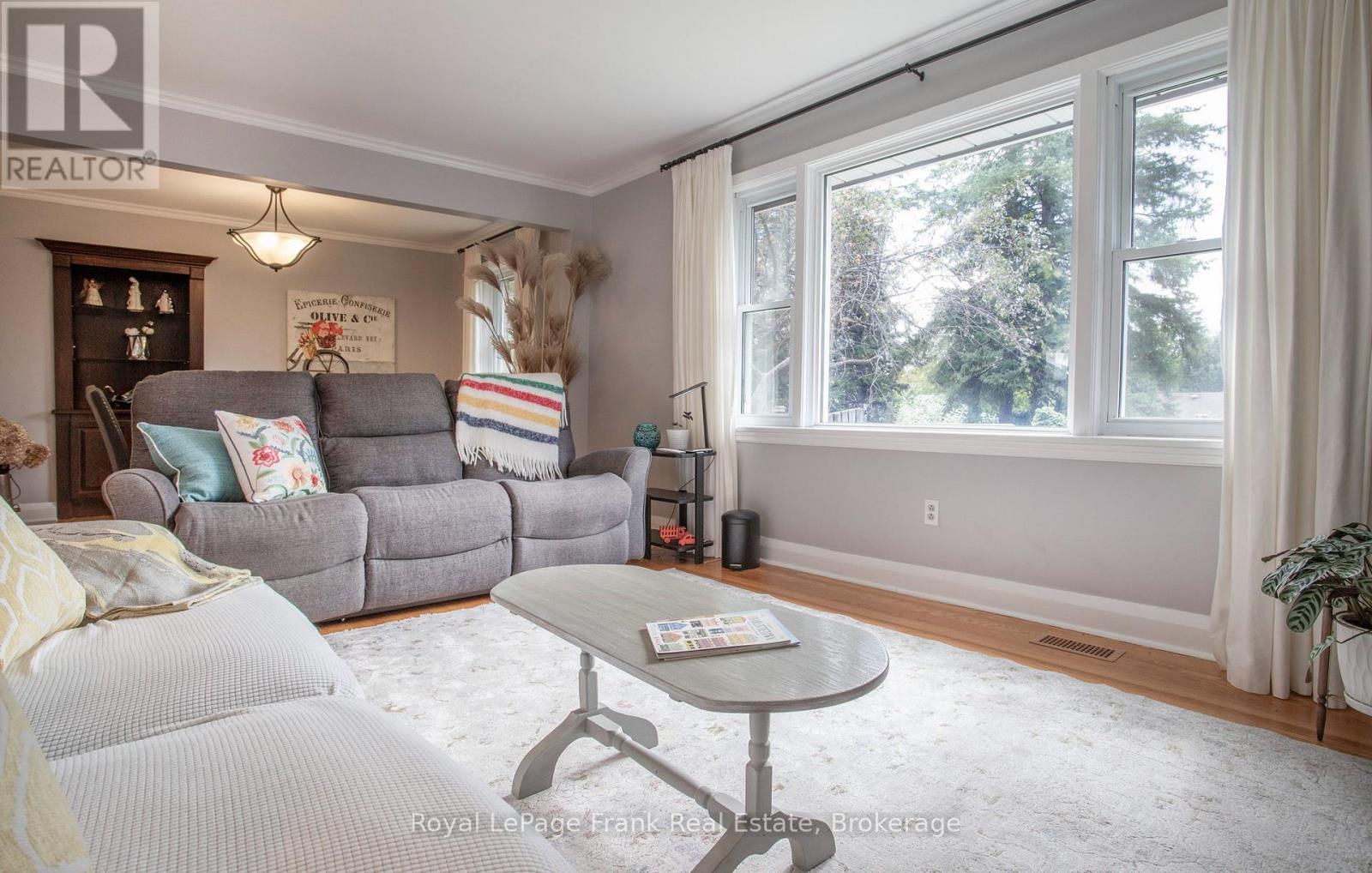387 ABERDEEN AVENUE - 7