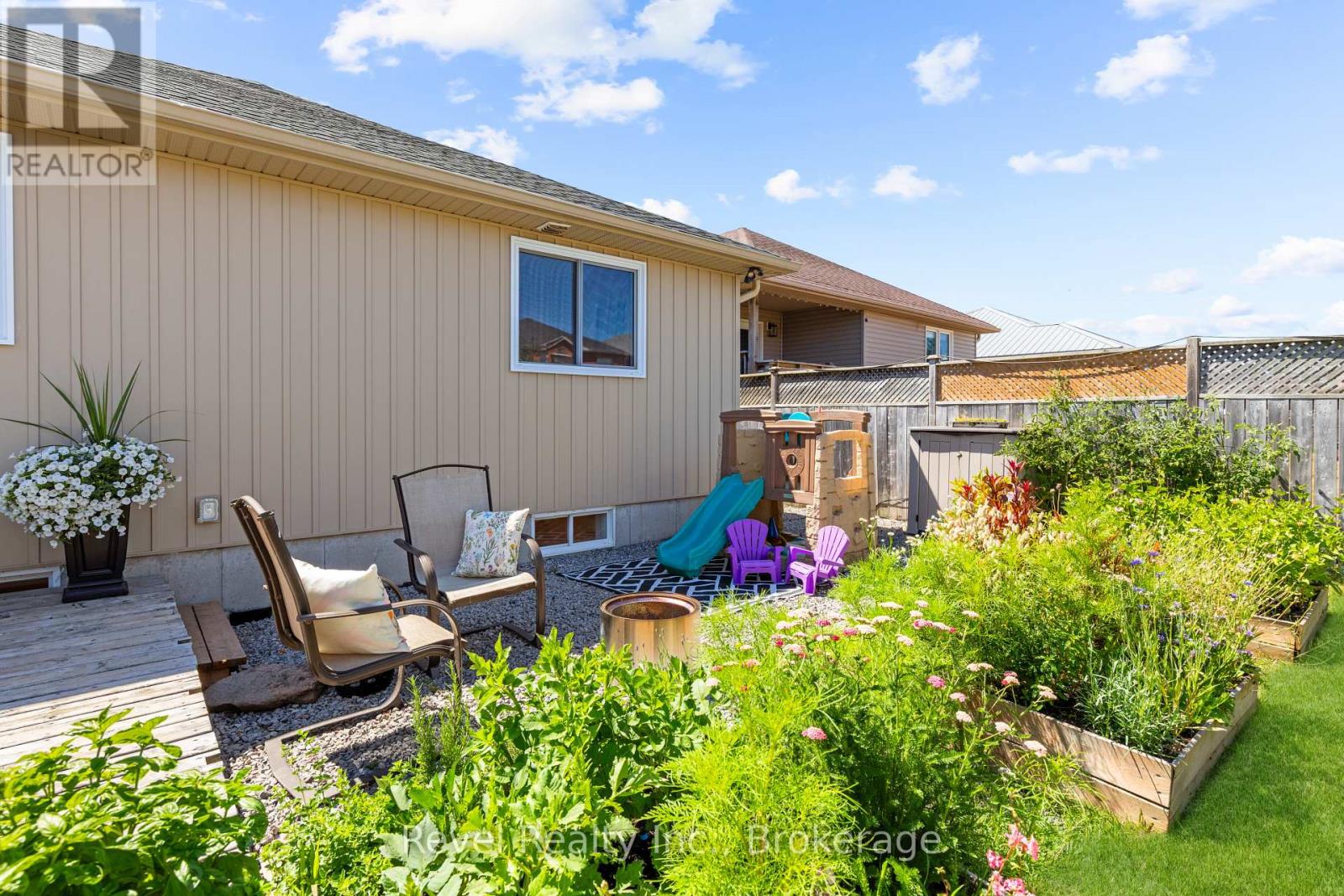 39 SPRINGDALE DRIVE - 35