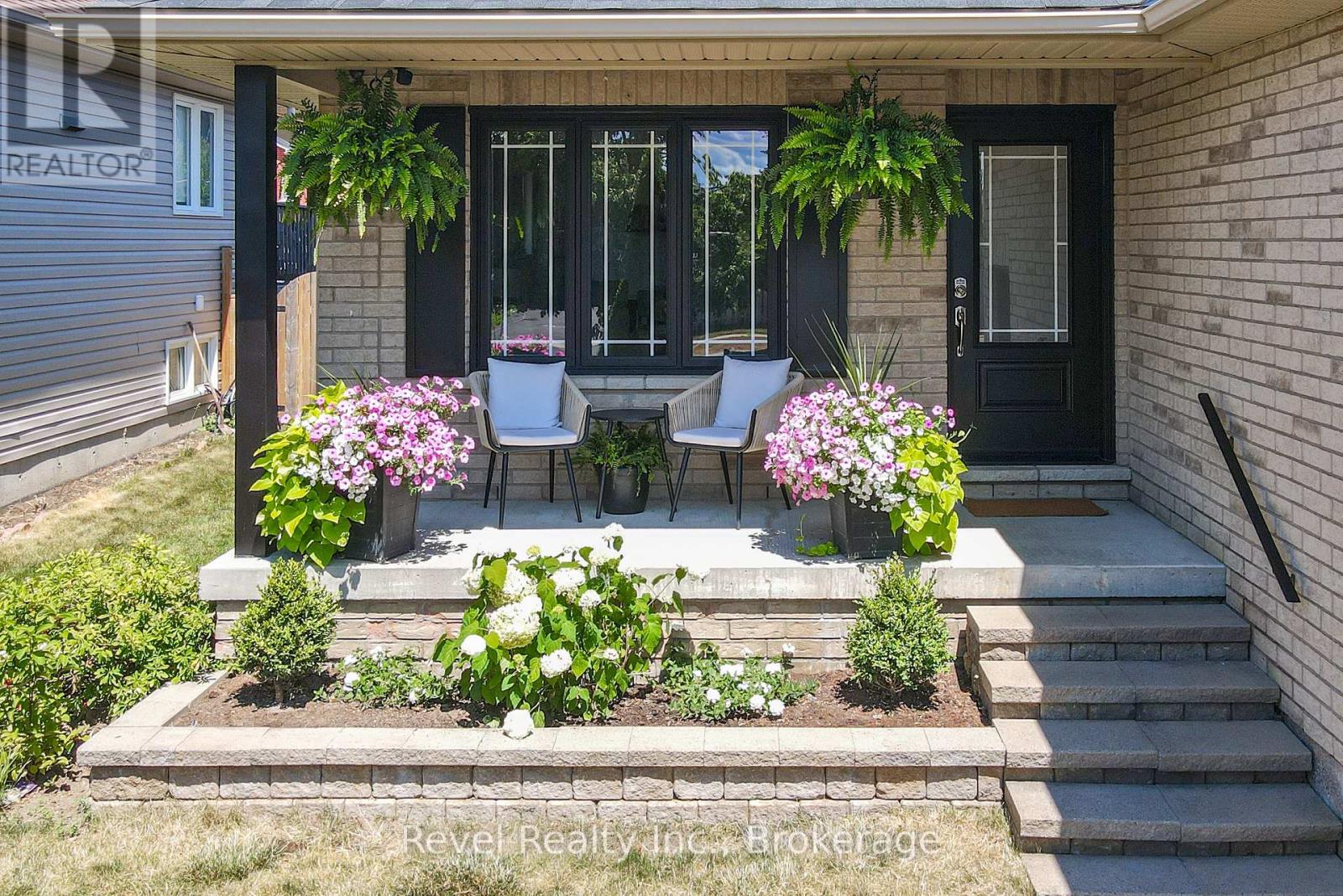39 SPRINGDALE DRIVE - 42