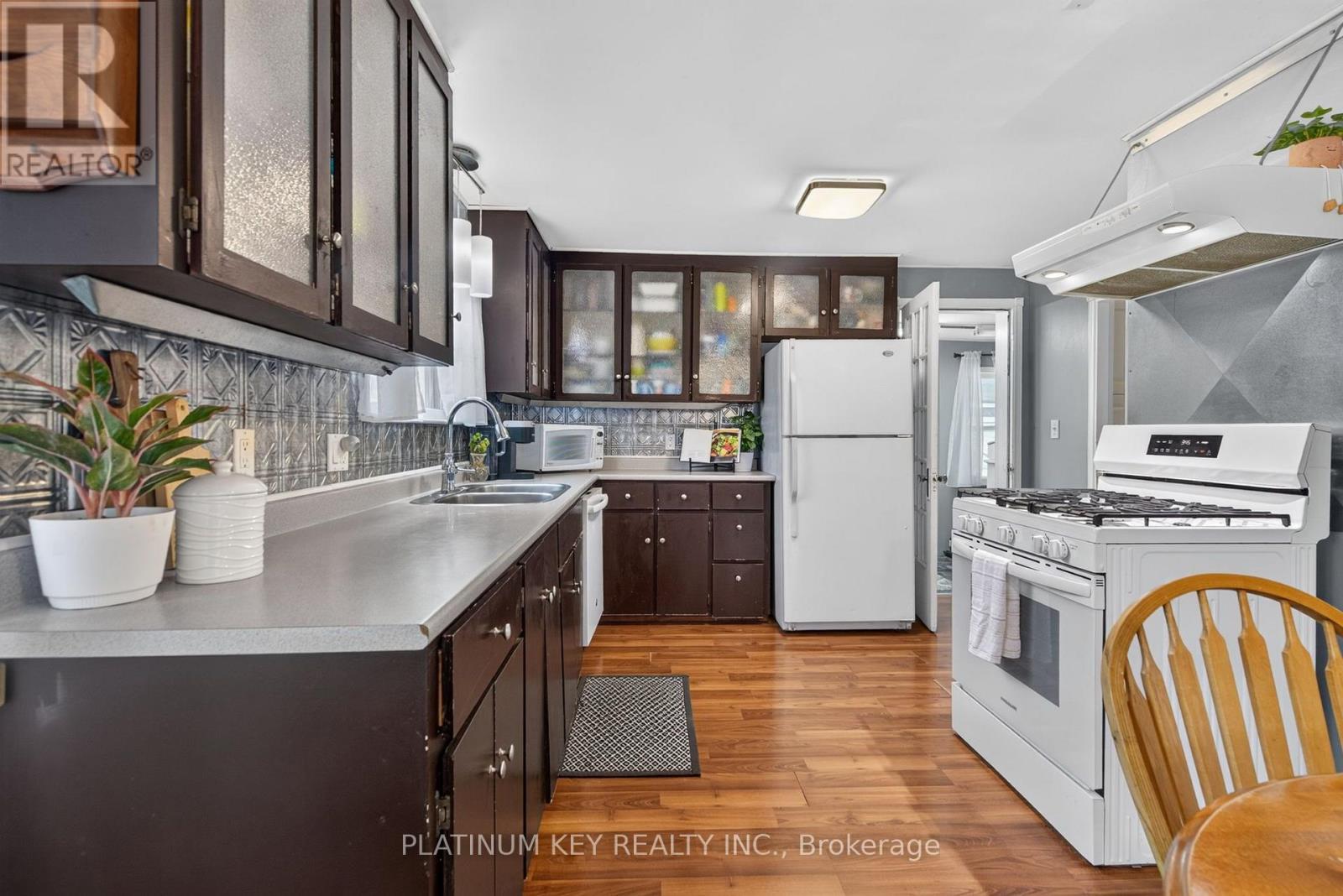 422 METCALFE STREET W - 10