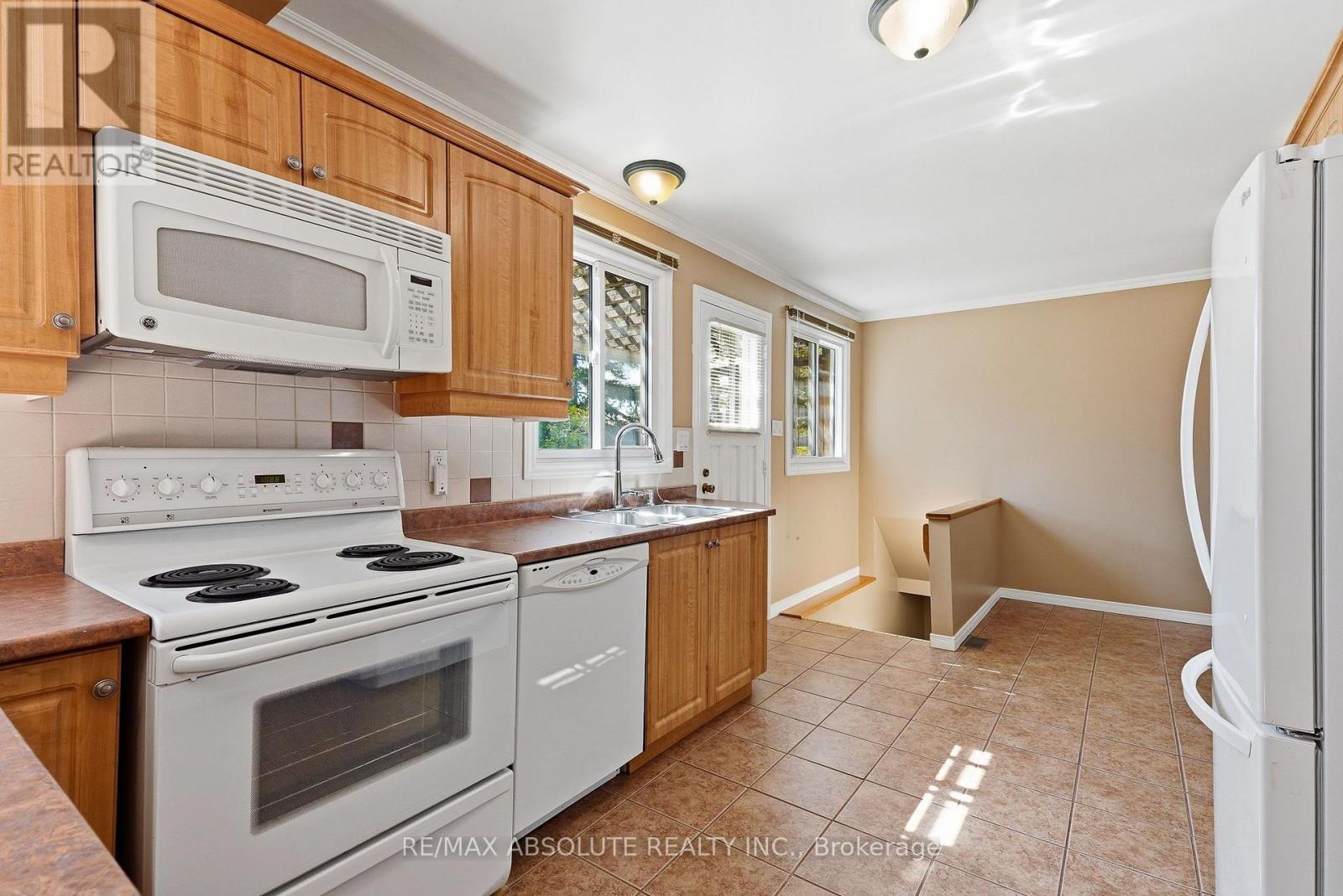 346 GALLOWAY DRIVE - 11