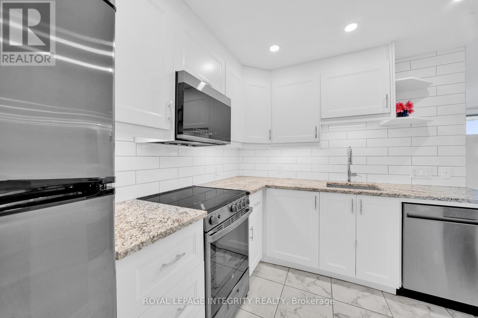 1 Bed, 1 Bath House for Sale in Ottawa – 217 – 35 MURRAY STREET, Ottawa – MLS# X13751938 - Image 14