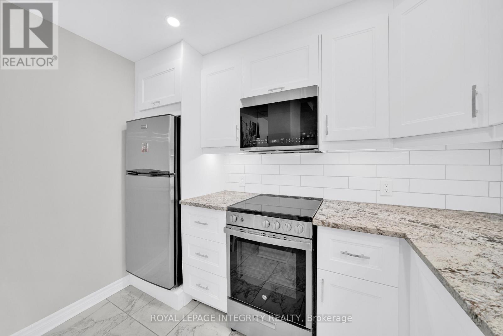 1 Bed, 1 Bath House for Sale in Ottawa – 217 – 35 MURRAY STREET, Ottawa – MLS# X13751938 - Image 15