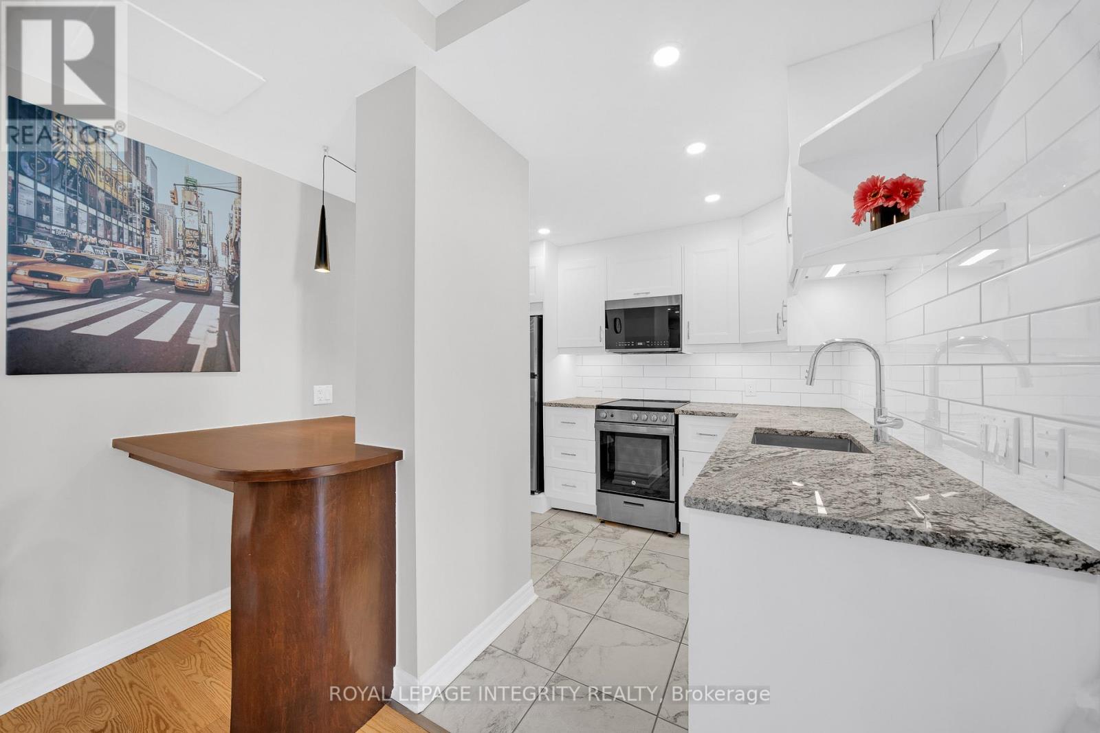 1 Bed, 1 Bath House for Sale in Ottawa – 217 – 35 MURRAY STREET, Ottawa – MLS# X13751938 - Image 18