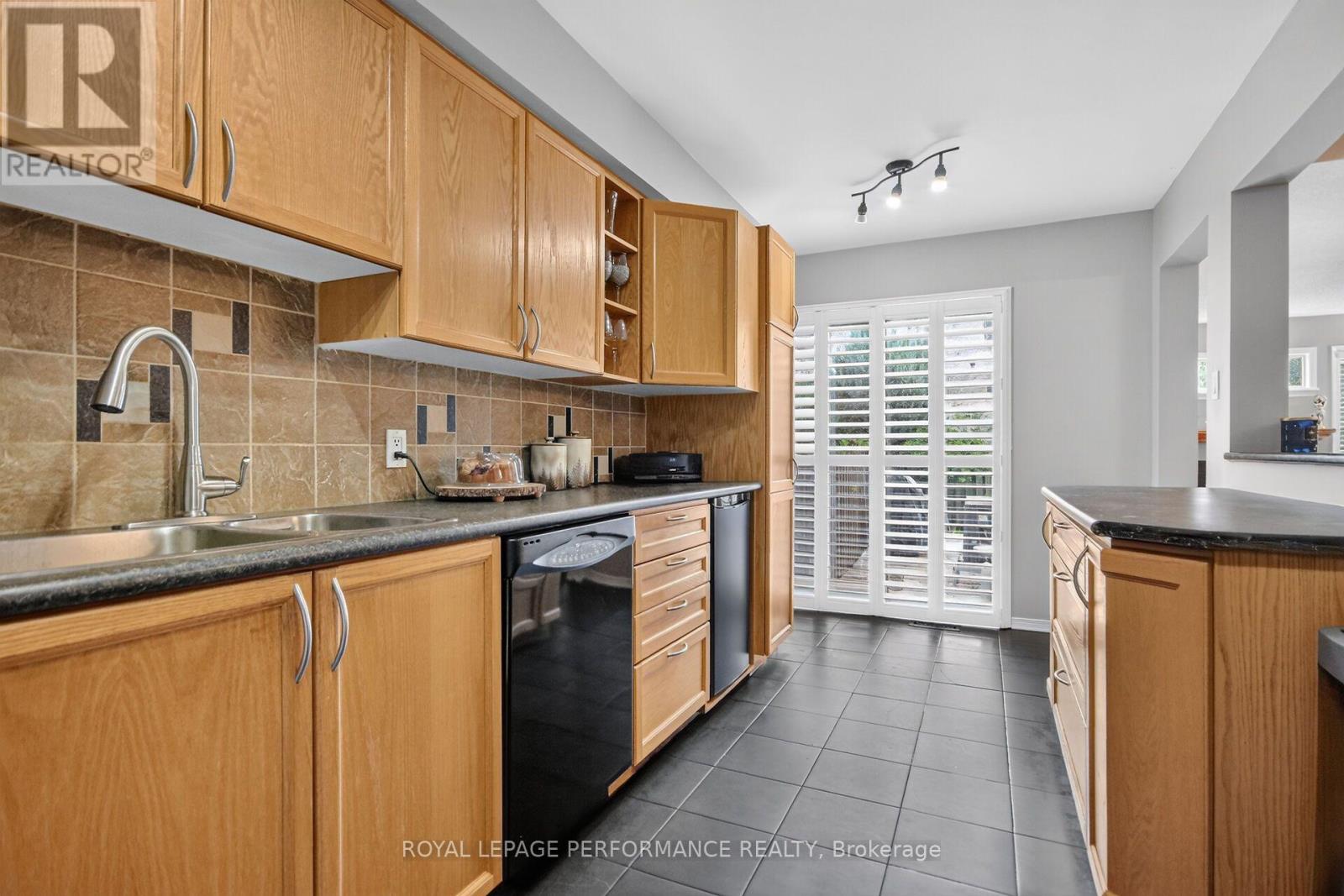 7 Calaveras Avenue