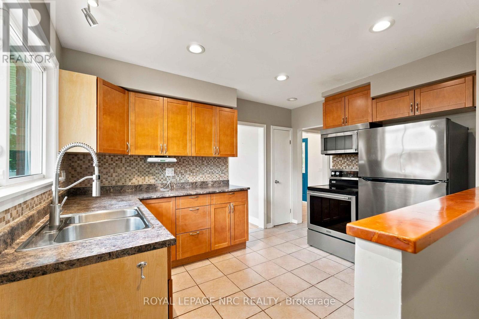 45 WOODCROFT CRESCENT - Image 13