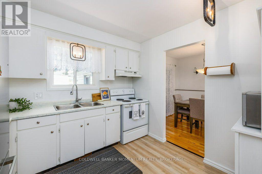 121 DOROTHY STREET - 14