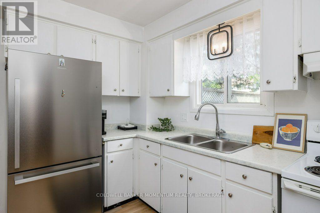 121 DOROTHY STREET - 16