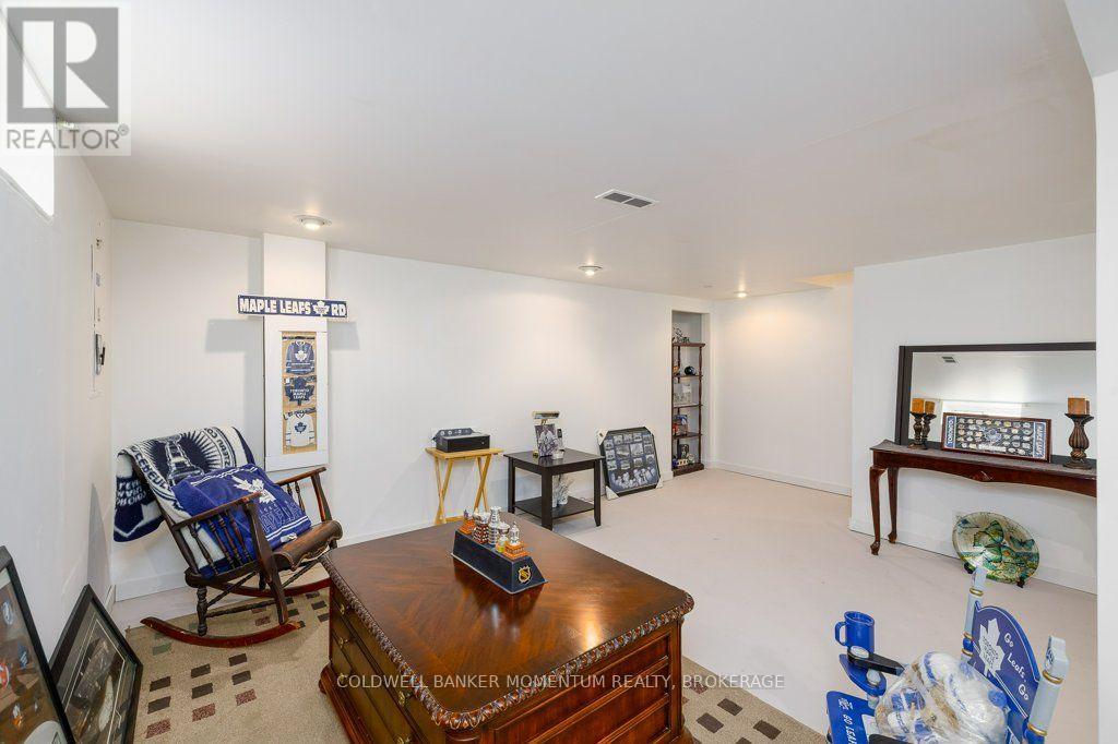 121 DOROTHY STREET - 27