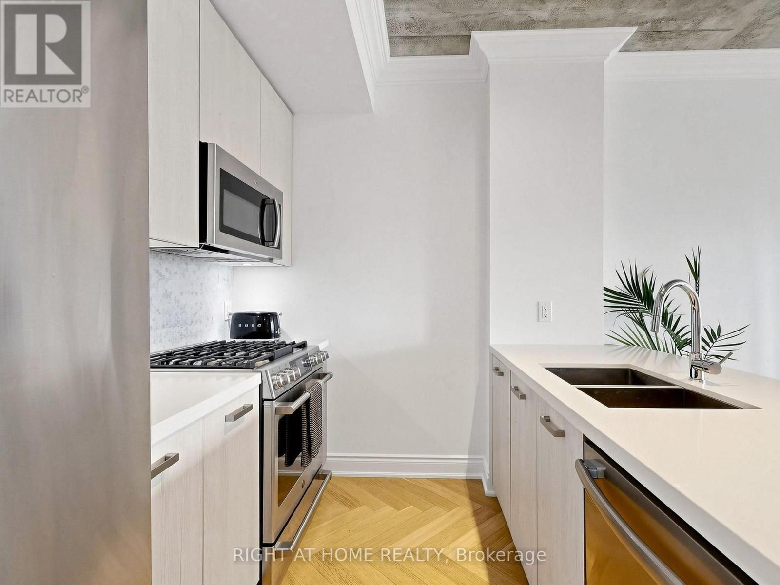 #1106 608 RICHMOND STREET W - 13