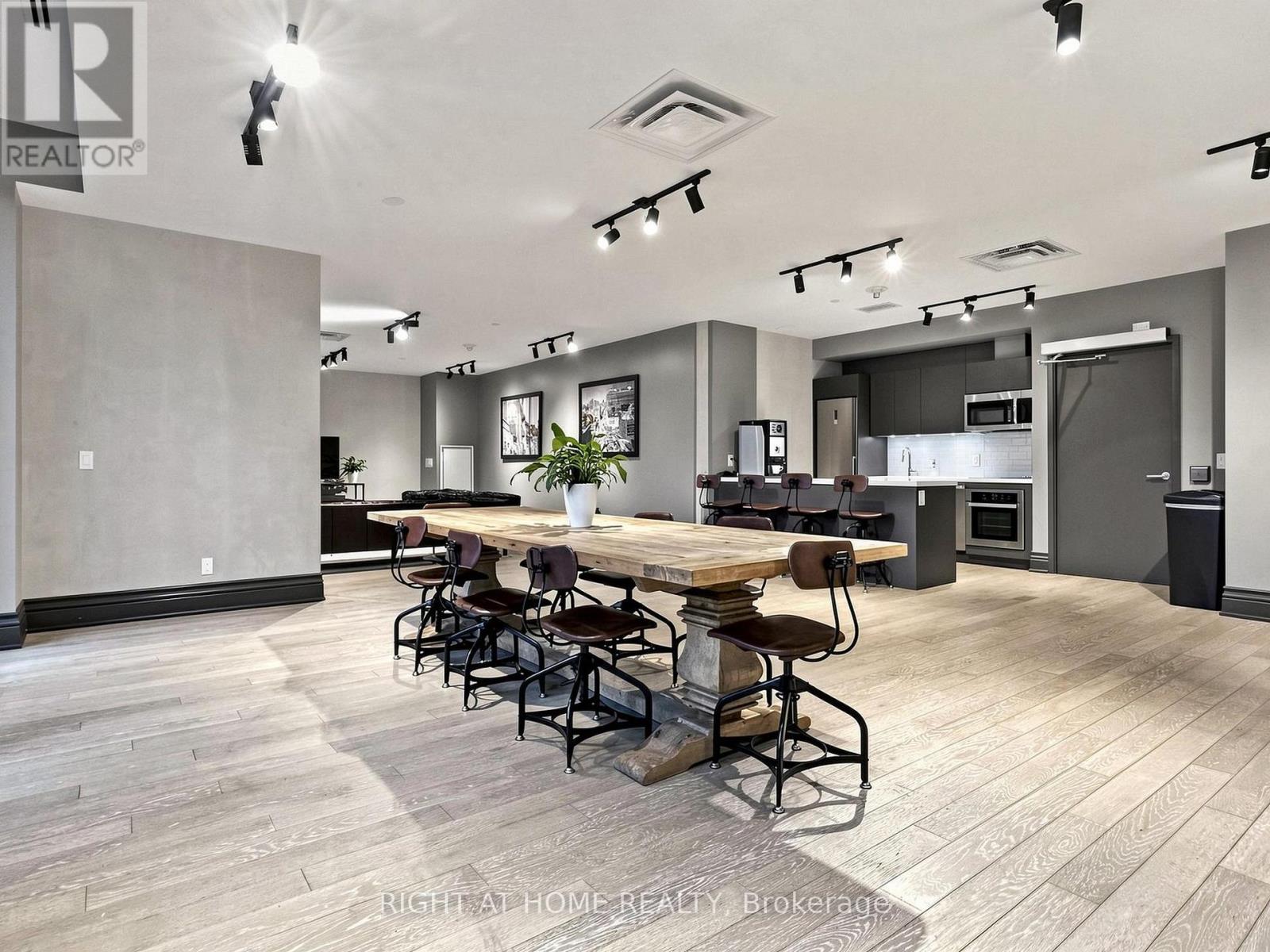 #1106 608 RICHMOND STREET W - 40