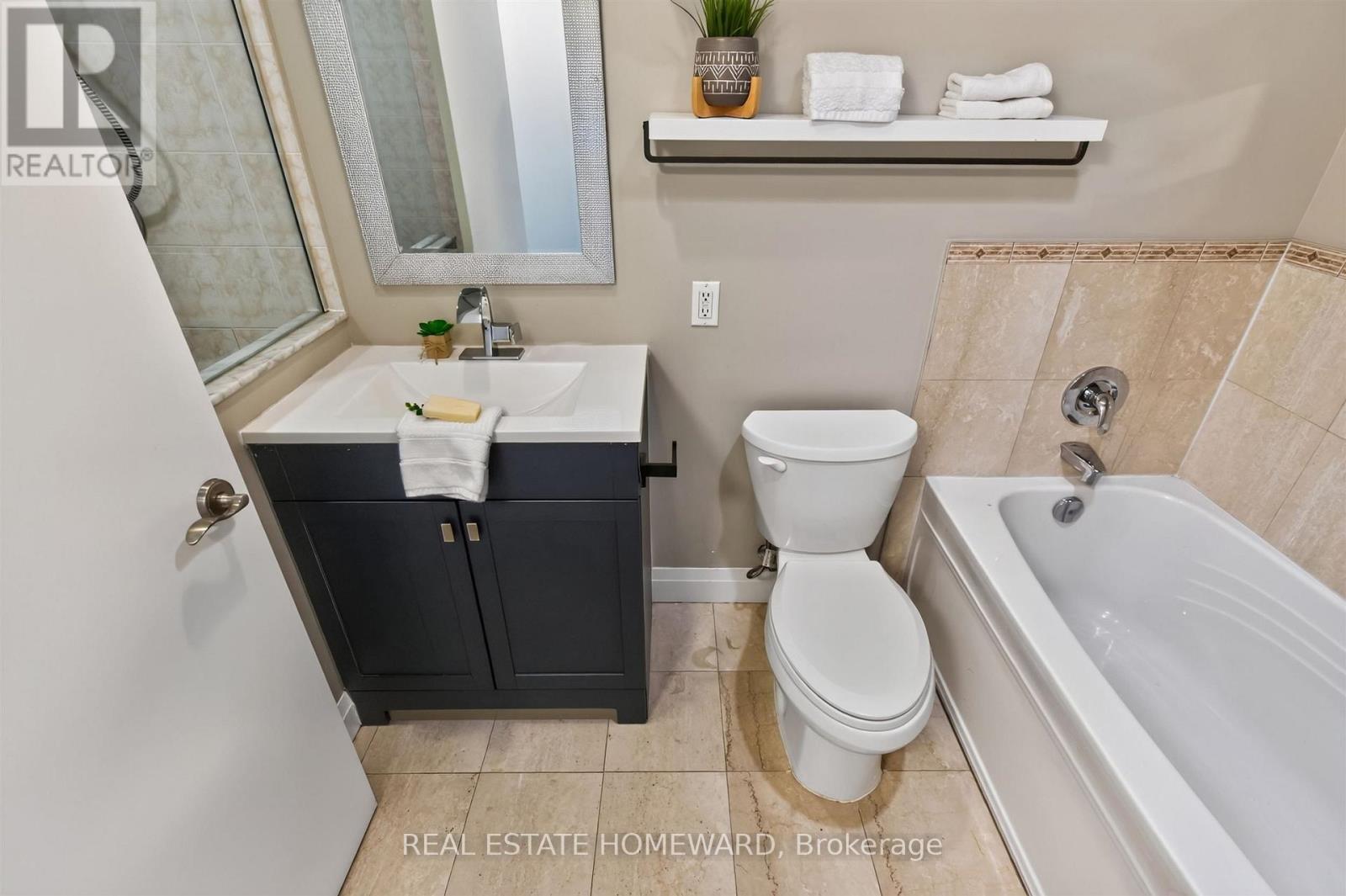 #1117 410 QUEENS QUAY W - 24