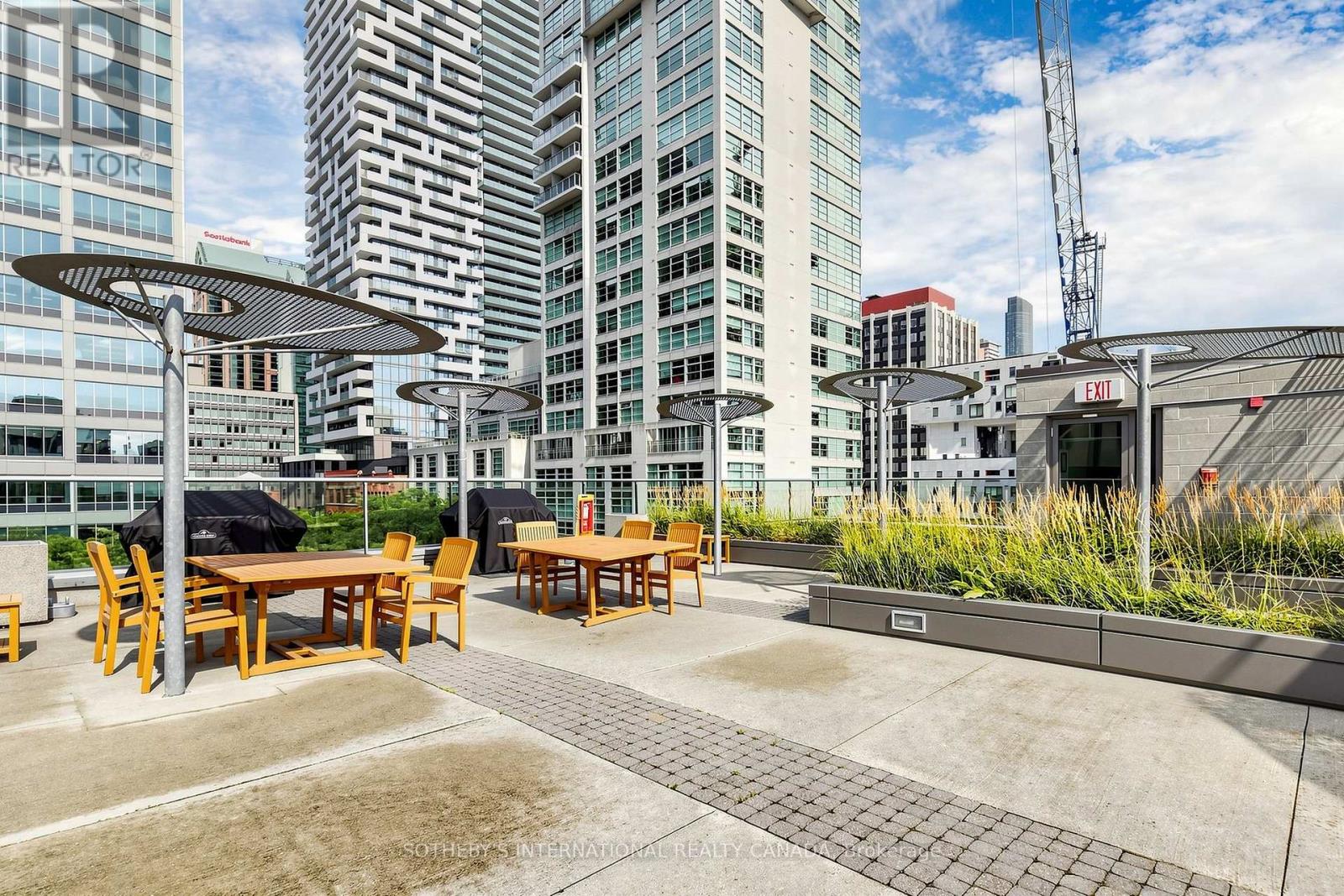 #1606 33 LOMBARD STREET - Image 38