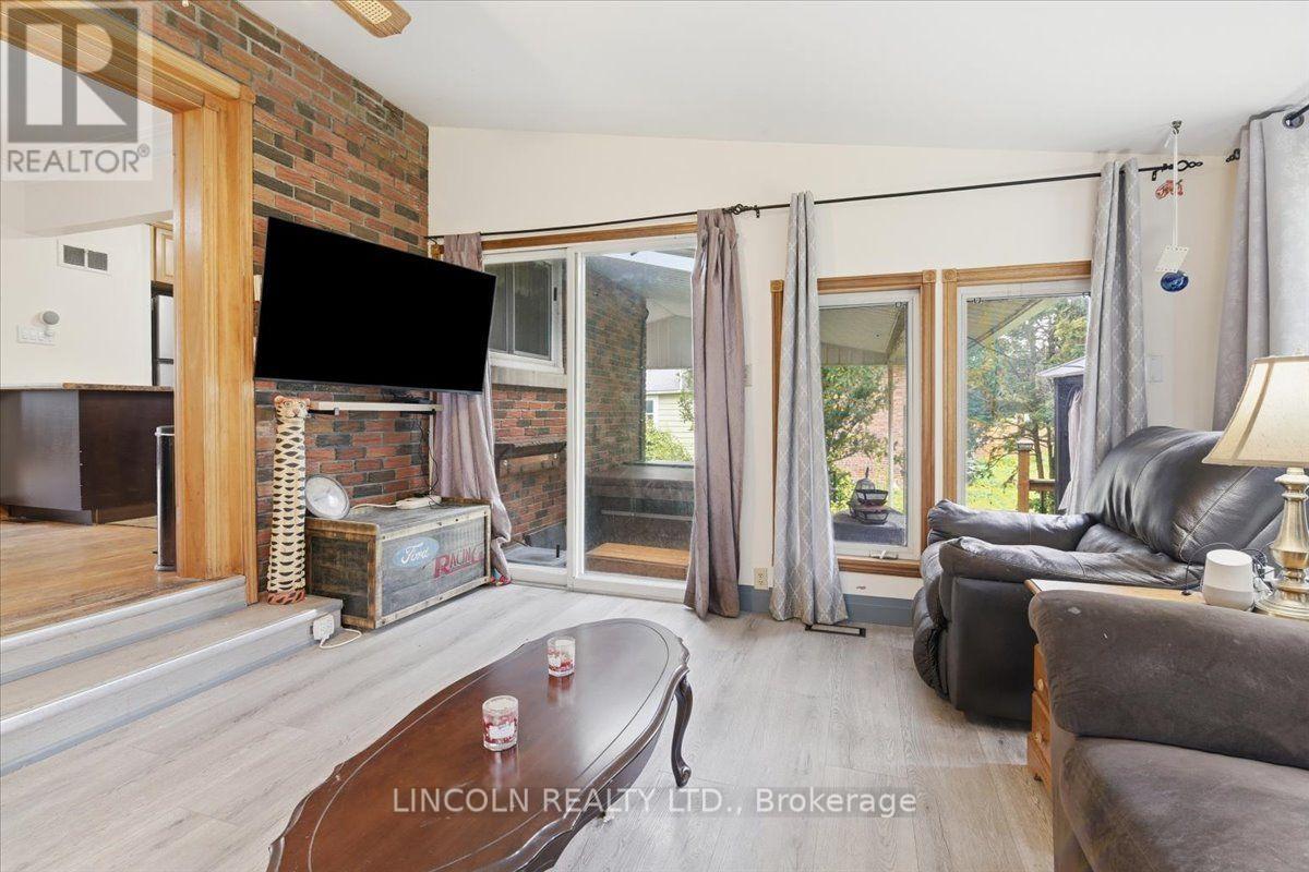 3 BROWN STREET - 12