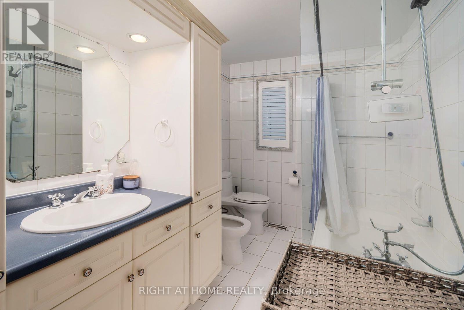 511 WOODCREST AVENUE - 18