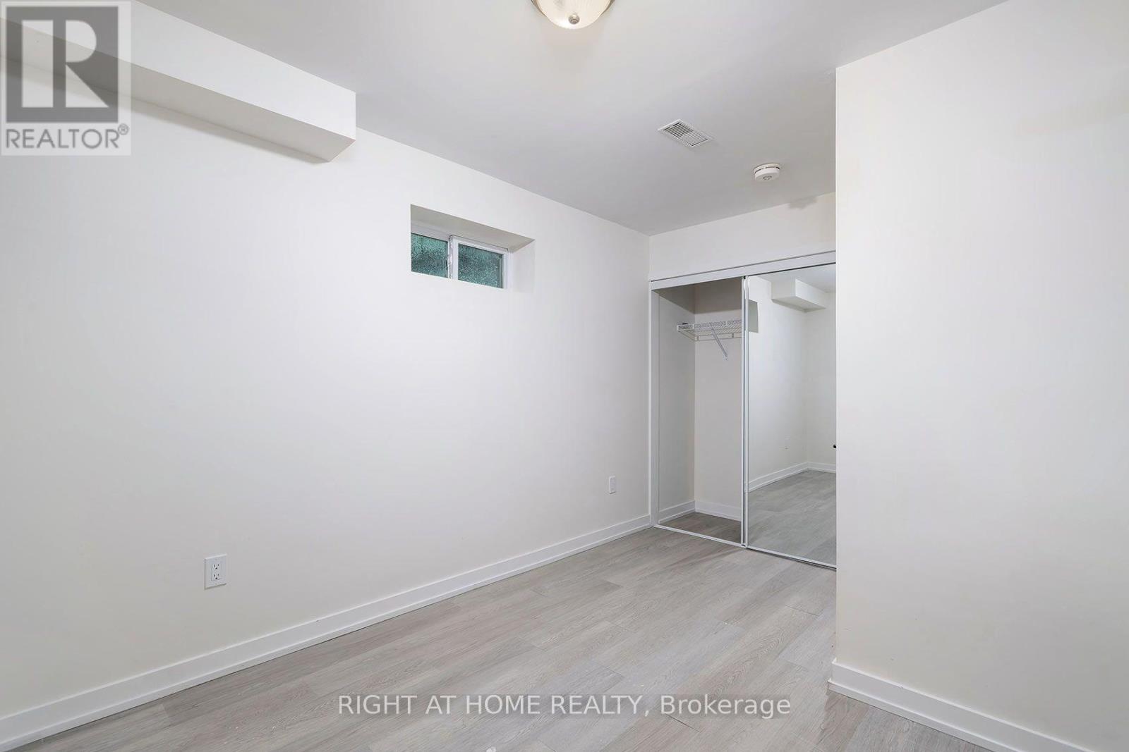 511 WOODCREST AVENUE - 31