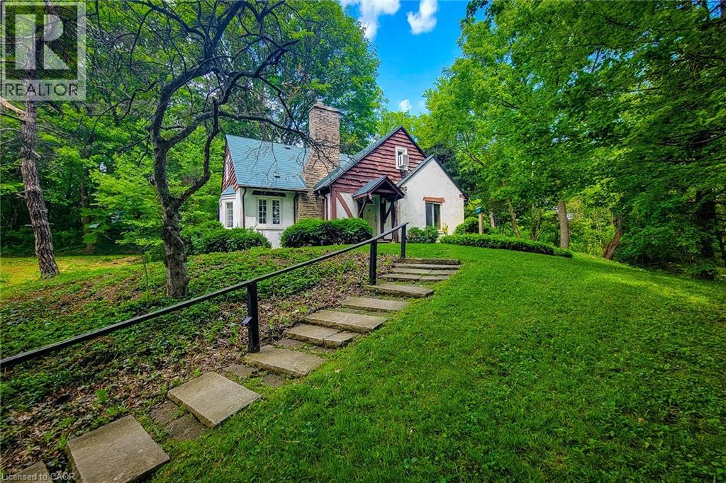 311 GOLF LINKS Road - 1